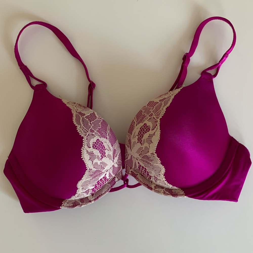 Victoria’s Secret bombshell bra